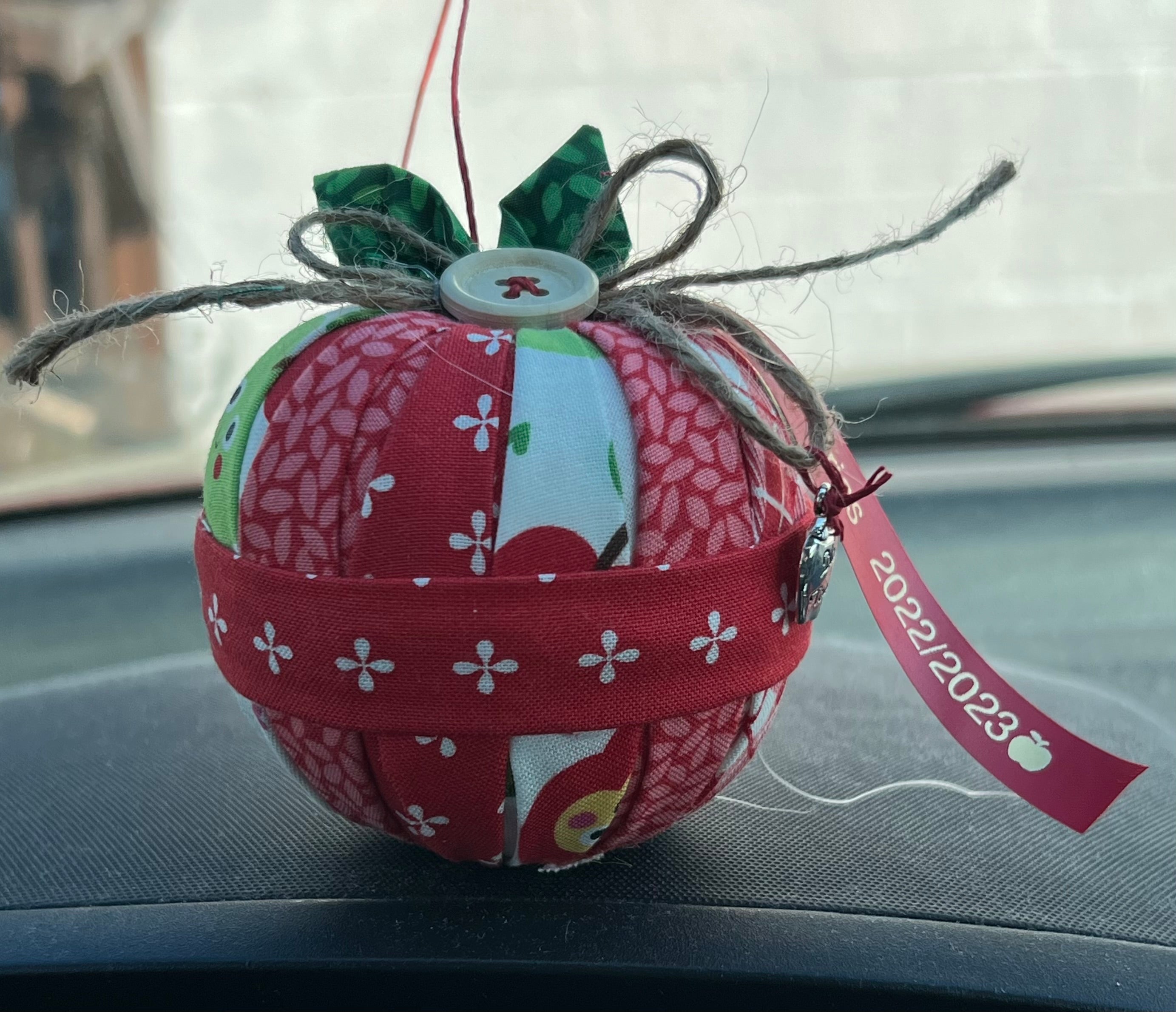 No Sew Ornament. APPLE